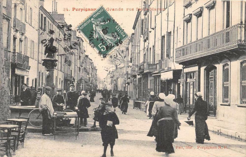 Carte postale ancienne Perpignan Grande Rue Saint Martin à Perpignan