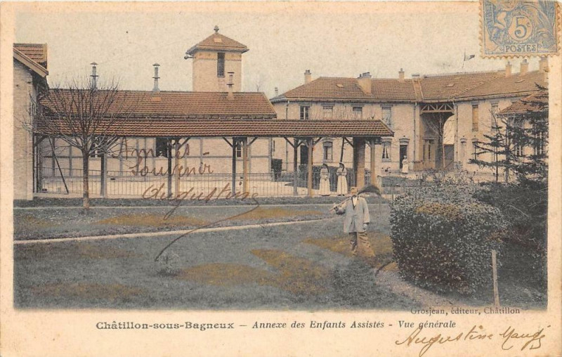 Carte postale ancienne Chatillon Sous Bagneux Avvexe Des Enfants Assistes Vue Generale à Châtillon