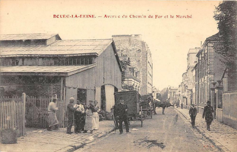 Carte postale ancienne Bourg La Reine Avenue Du Chemin De Fer Et Le Marche (belle cpa à Bourg-la-Reine