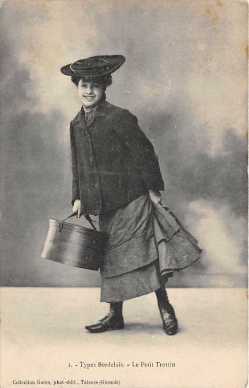 Carte postale ancienne Types Bordelais Le Petit Trottin (gros plan