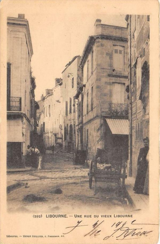 Carte postale ancienne Libourne Une Rue Du Vieux Libourne (dos non divisé) à Libourne