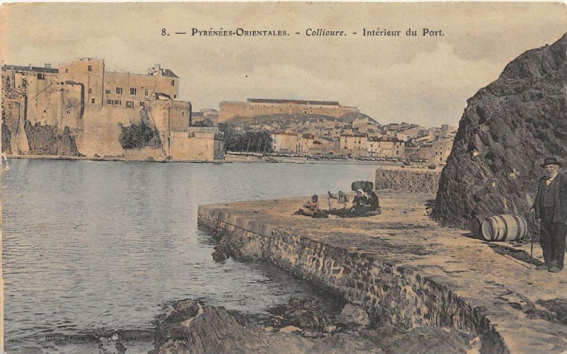 Carte postale ancienne Port Vendres Interieur Du Port (cliché colorisé à Port-Vendres