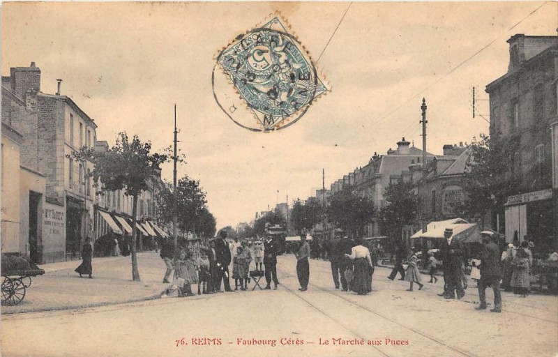 Carte postale ancienne Reims Faubourg Ceres Le Marche Aux Puces à Reims