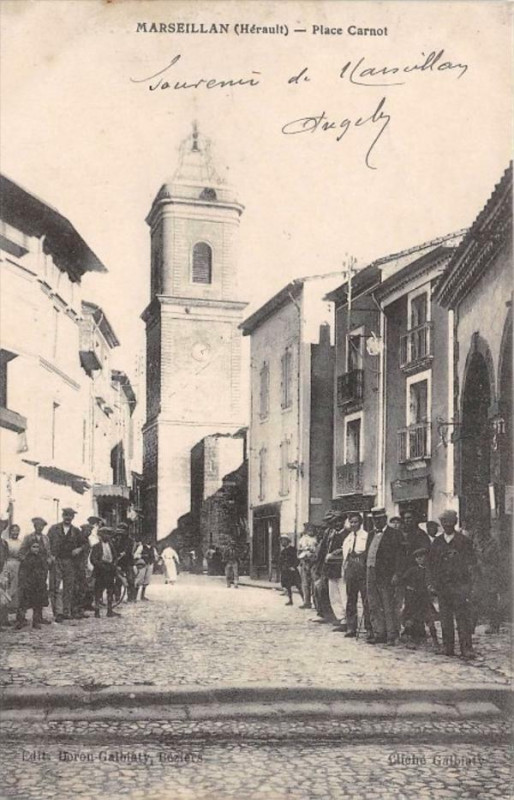 Carte postale ancienne Place Carnot à Marseillan