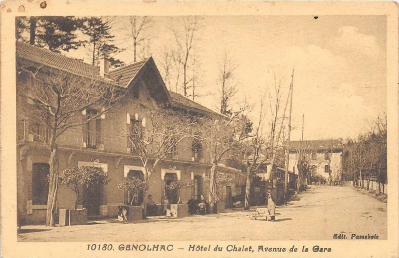 Carte postale ancienne Genolhac Hotel Du Chalet Avenue De La Gare à Génolhac