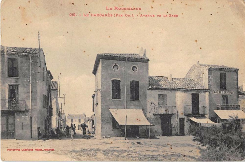 Carte postale ancienne Le Barcares Avenue De La Gare