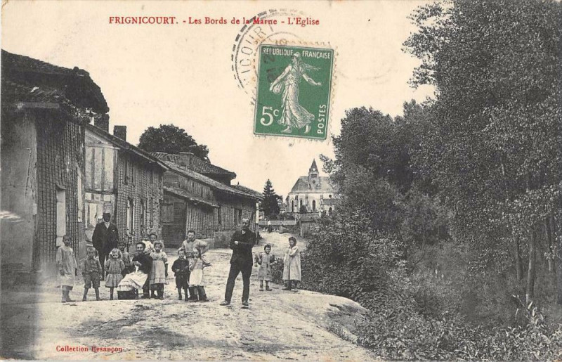 Carte postale ancienne Frignicourt Les Bords De La Marne L'Eglise à Frignicourt