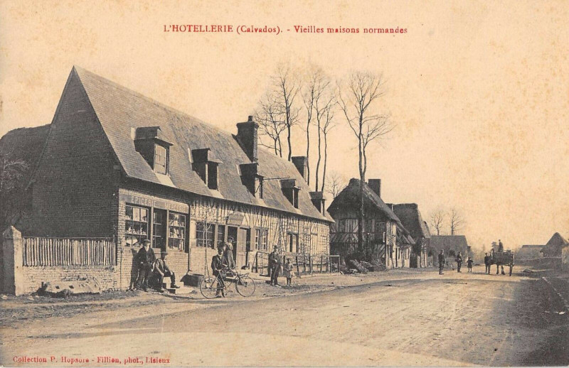 Carte postale ancienne L'Hotellerie Calvados Vieilles Maisons Normandes (cliché pas courant à L'Hôtellerie