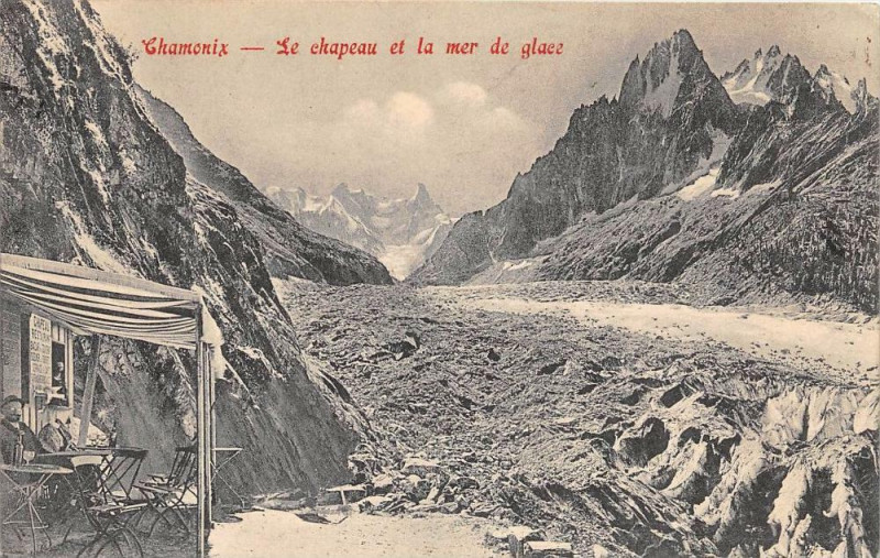 Carte postale ancienne Chamonix Le Chapeau Mer De Glace