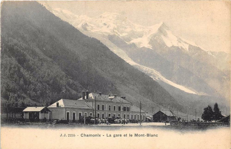 Carte postale ancienne Chamonix La Gare Et Le Mont Blanc (dos non divisé)