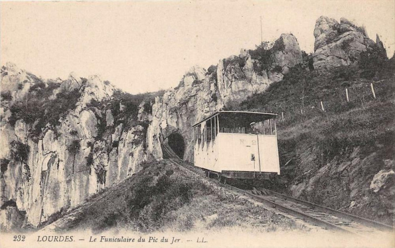 Carte postale ancienne Lourdes Funiculaire Du Pic De Jer à Lourdes