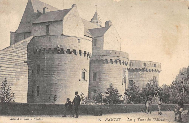 Carte postale ancienne Nantes Les 3 Tours Du Chateau à Nantes
