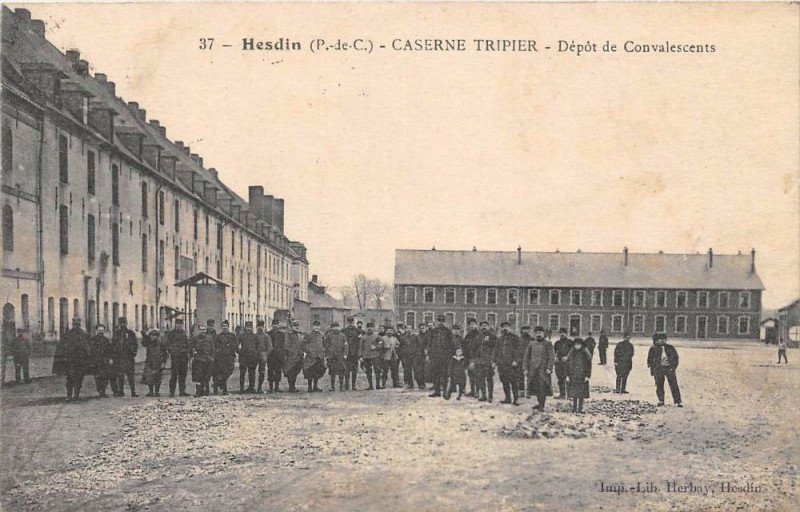 Carte postale ancienne Hesdin Caserne Tripier Depot Convalescents à Hesdin