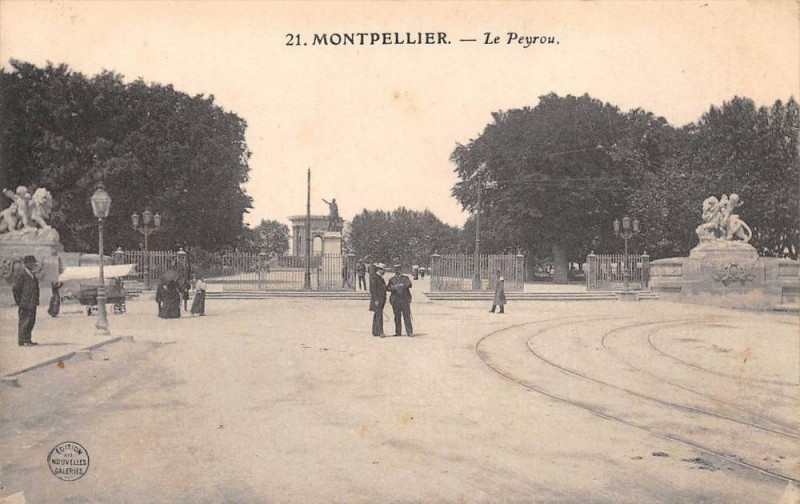 Carte postale ancienne Montpellier Le Peyrou à Montpellier