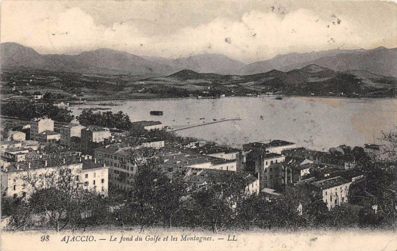 Carte postale ancienne 20 Ajaccio Le Fond Du Golfe Et Montagnes à Ajaccio
