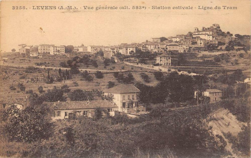 Carte postale ancienne Levens Vue Generale Ligne Du Tram à Levens