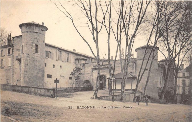 Carte postale ancienne Bayonne Le Vieux Chateau (dos non divisé) à Bayonne