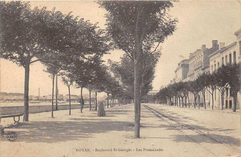 Carte postale ancienne Royan Boulevard Saint-Georges Promenades à Royan