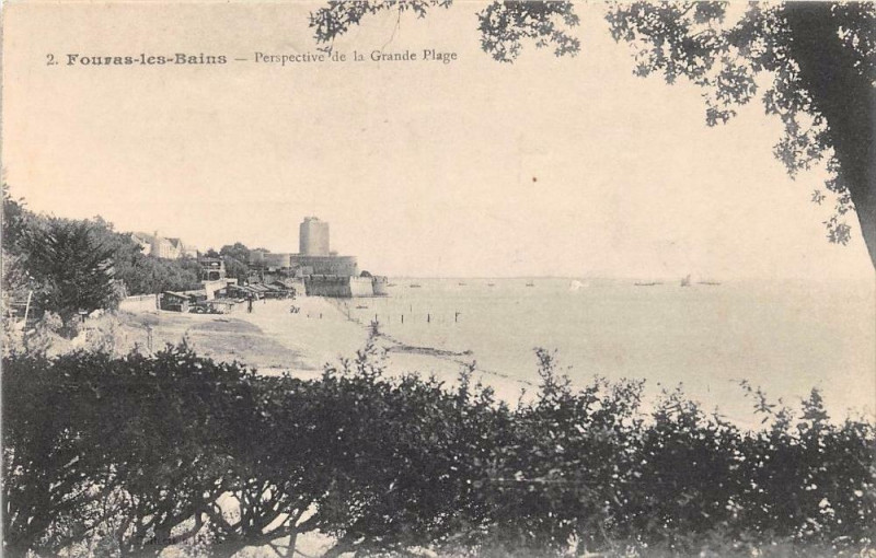 Carte postale ancienne Fouras Les Bains Perspective De La Grande Plage à Fouras