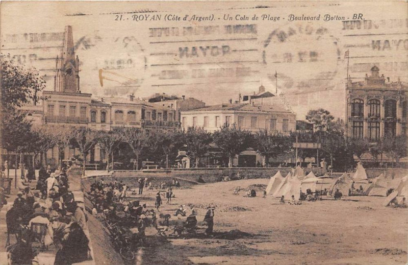 Carte postale ancienne Royan Un Coin De La Plage Boulavard Bothon à Royan