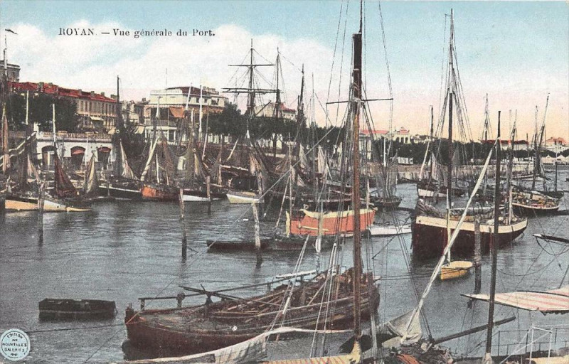 Carte postale ancienne Royan Vue Generale Du Port à Royan