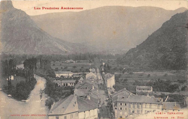 Carte postale ancienne Tarascon L'Avenue De Foix à Foix