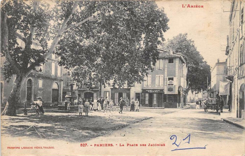 Carte postale ancienne Pamiers La Place Des Jacobins à Pamiers