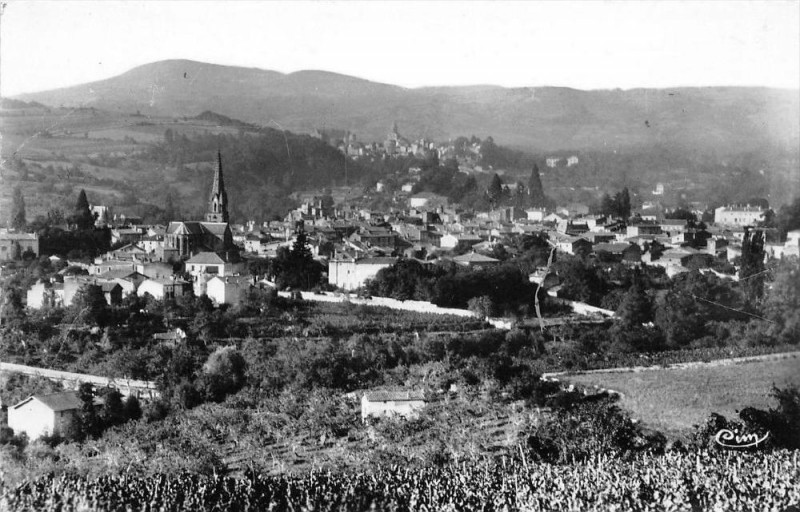 Carte postale ancienne Saint Amant Tallende Vue Generale à Tallende