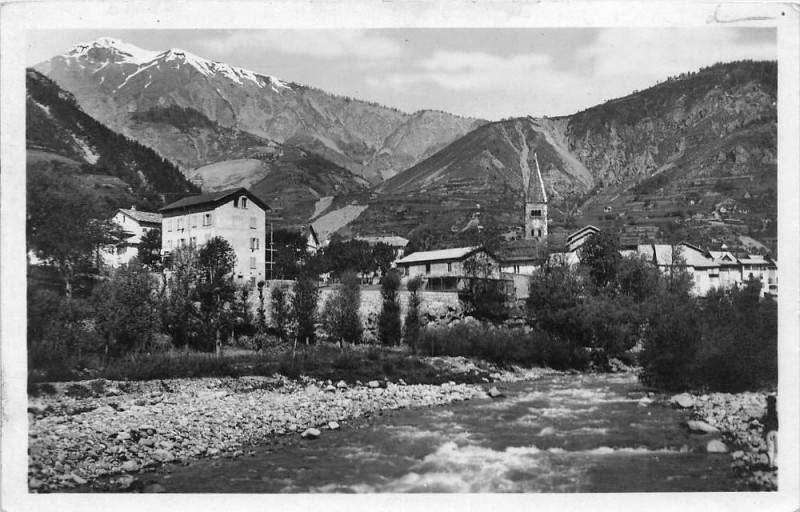 Carte postale ancienne Saint Etienne De Tinee La Tinee