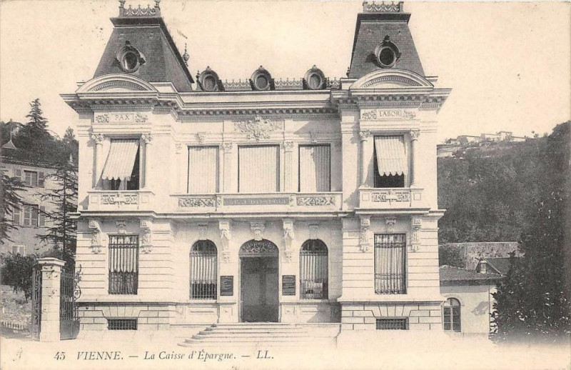 Carte postale ancienne 38 Vienne Caisse D'Epargne