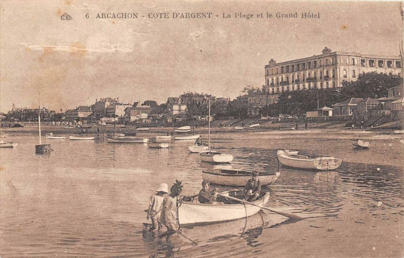 Carte postale ancienne Arcachon La Plage Grand Hotel à Arcachon