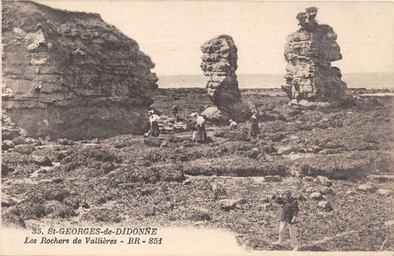 Carte postale ancienne Saint Georges De Didonne Les Rochers De Valliere à Saint-Georges-de-Didonne