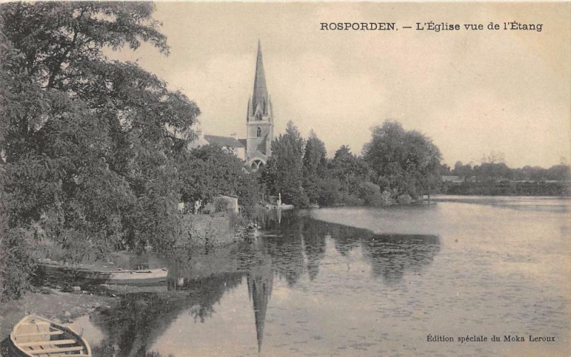 Carte postale ancienne Rosporden L'Eglise Vue De L'Etang à Rosporden