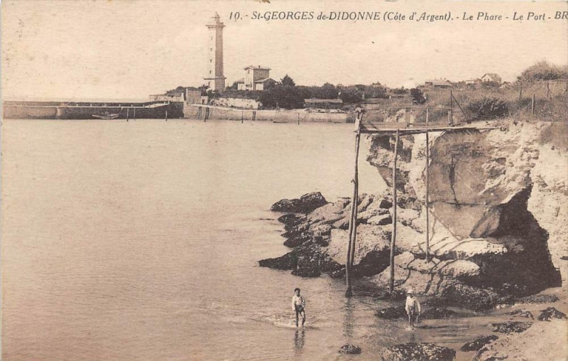 Carte postale ancienne Saint Georges Le Phare