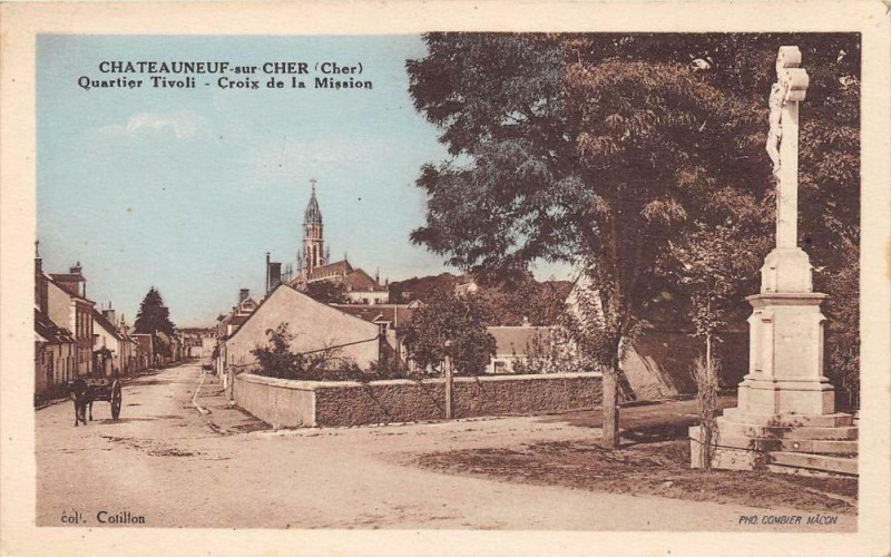 Carte postale ancienne Chateauneuf Sur Cher Quartier Tivoli