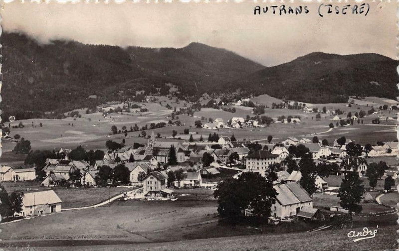 Carte postale ancienne Autrans Vue Generale