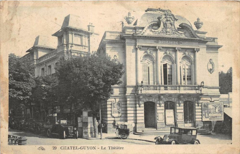 Carte postale ancienne Chatel Guyon Le Theatre