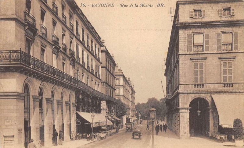 Carte postale ancienne Bayonne Rue De La Mairie à Bayonne