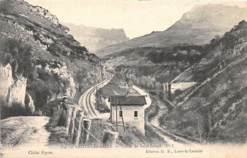 Carte postale ancienne Chateau Et Lac De Chalains