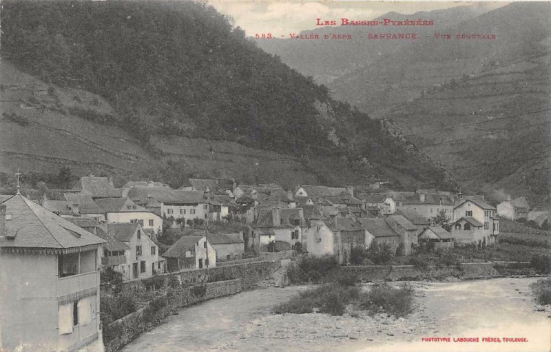 Carte postale ancienne Vallee D'Aspe Sarrance Vue Generale à Sarrance