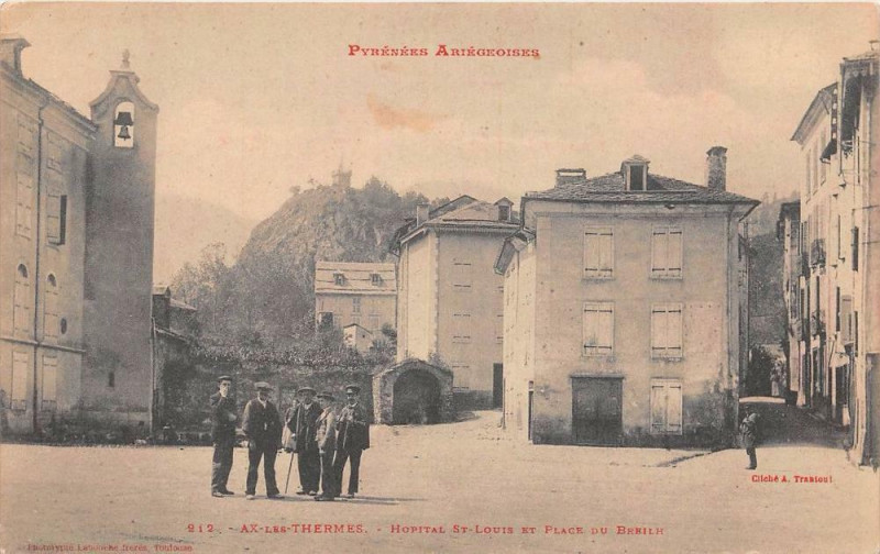 Carte postale ancienne Ax Les Thermes HopitalSaint-Louis Place Du Breilh (dos non divisé) à Ax-les-Thermes