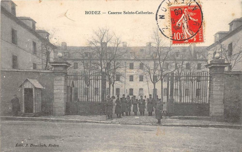 Carte postale ancienne Rodez Caserne Sainte Catherine à Rodez