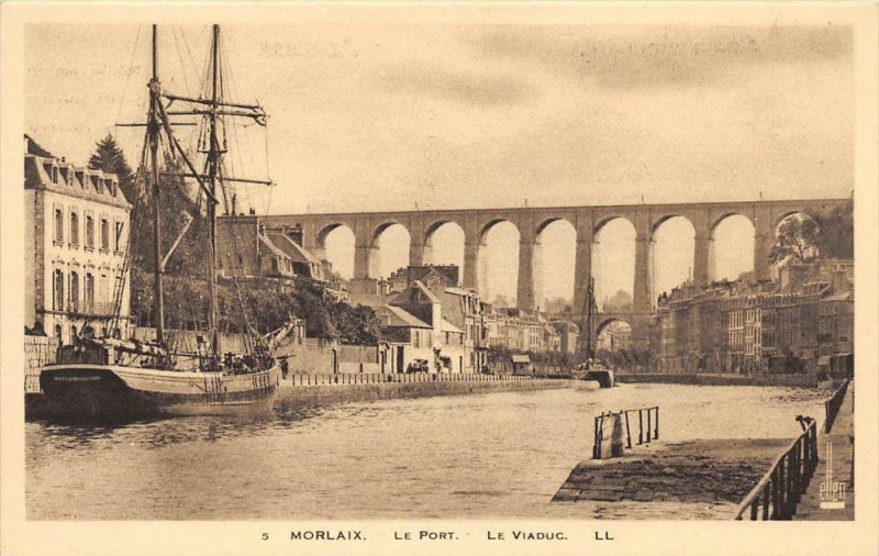 Carte postale ancienne Morlaix Le Port Le Viaduc à Morlaix