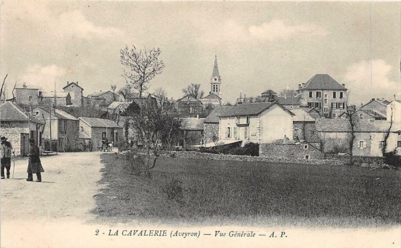 Carte postale ancienne La Cavalerie Vue Generale à La Cavalerie