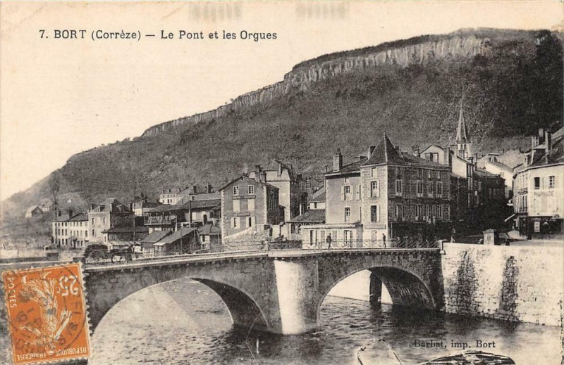 Carte postale ancienne Bort Le Pont Et Les Orgues
