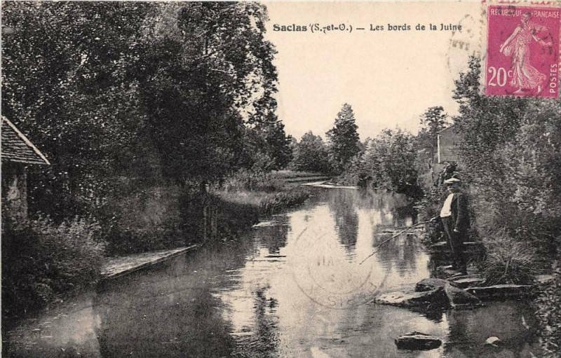 Carte postale ancienne Saclas Les Bords De La Juine à Saclas