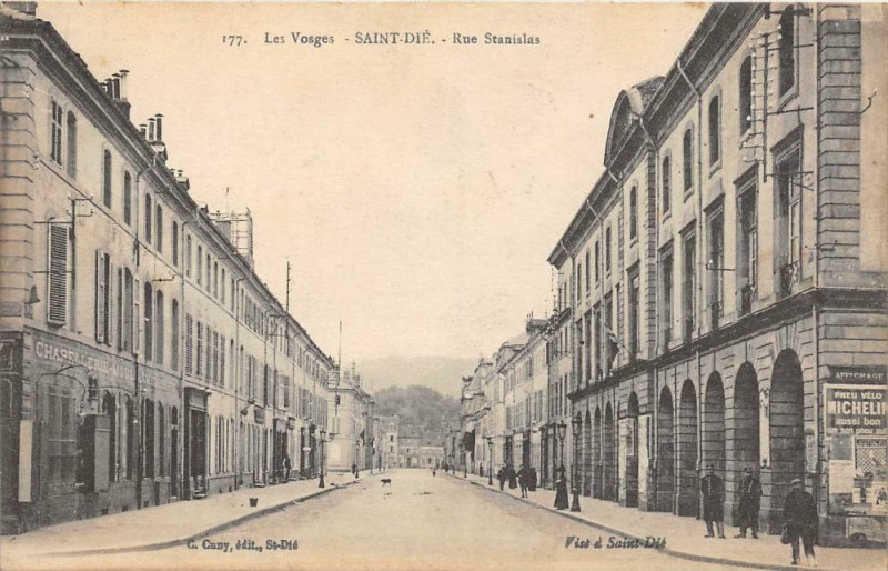 Carte postale ancienne Saint Die Rue Stanislas
