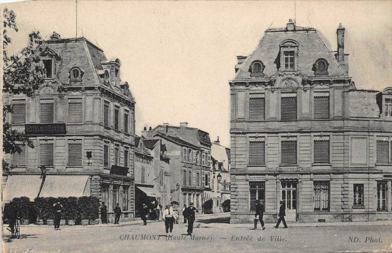Carte postale ancienne Chaumont Entree De La Ville à Chaumont