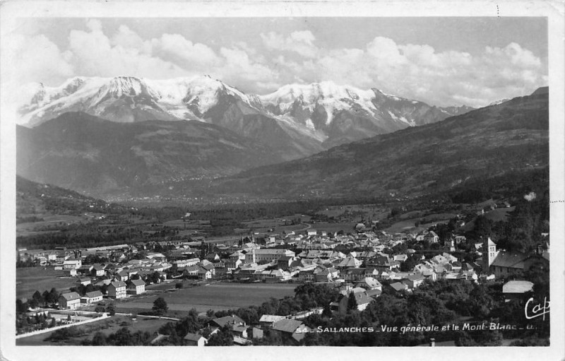 Carte postale ancienne Sallanches Vue Generale Et Le Mont Blanc à Sallanches