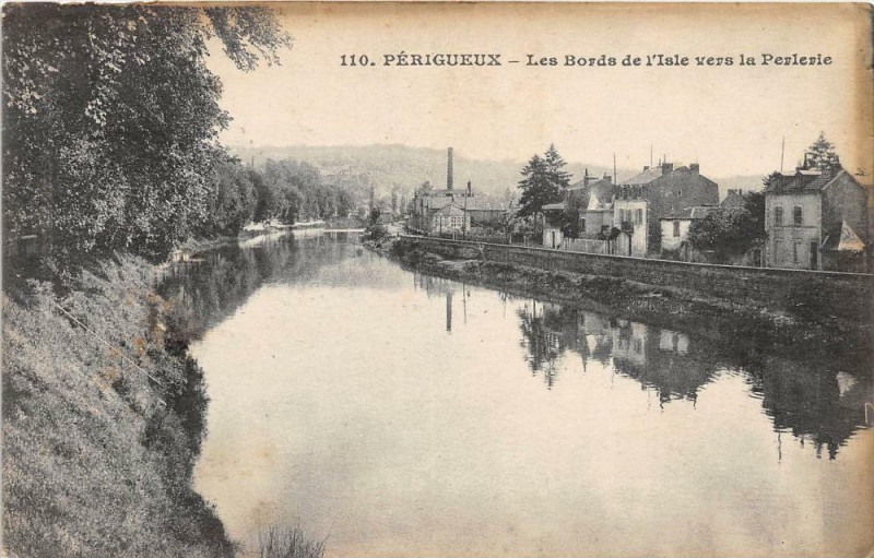Carte postale ancienne Perigueux Les Bords De L´ISLE Vers Perlerie à Périgueux
